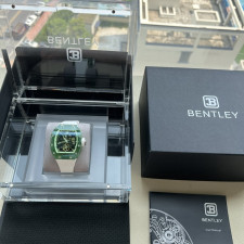 [브라이틀링] Breitling 브라이틀링 벤틀리 누드 스켈레톤 러버 42.2mm