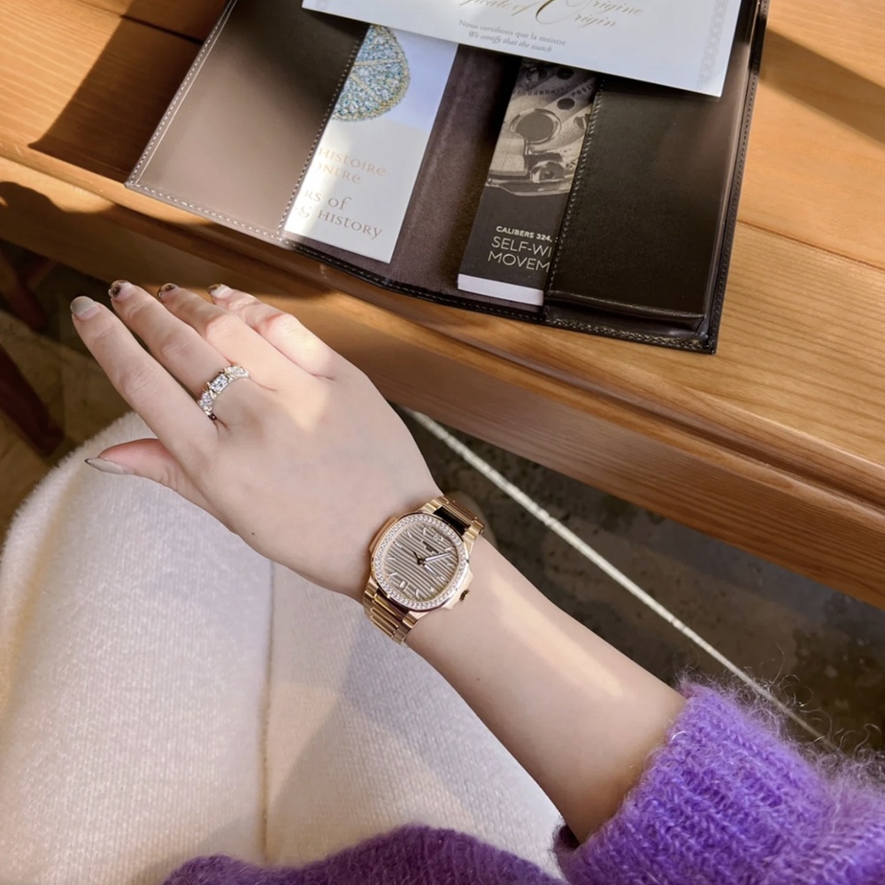 [파텍필립] Patek Philip Nautilus ref. 7010 파텍필립 노틸러스 33mm