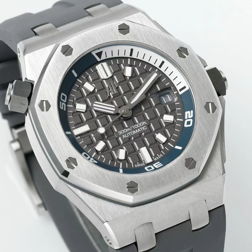 [오데마피게] Audemars Piguet Royal Oak - 오데마피게 15720CN 로얄오크 오프쇼어 42mm