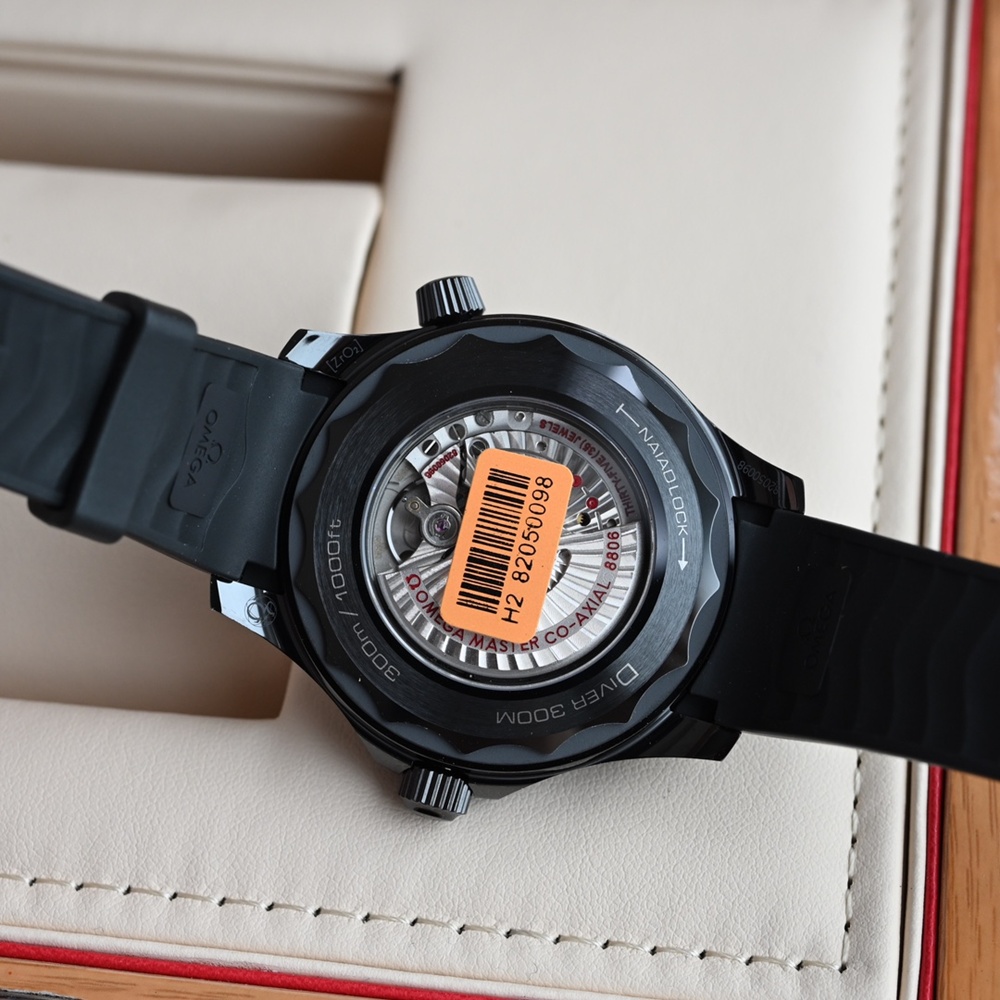 [오메가] 씨마스터 프로페셔널 다이버 코엑시얼 크로노미터 300M Seamaster Diver 300M Co‑Axial Master 43.5mm