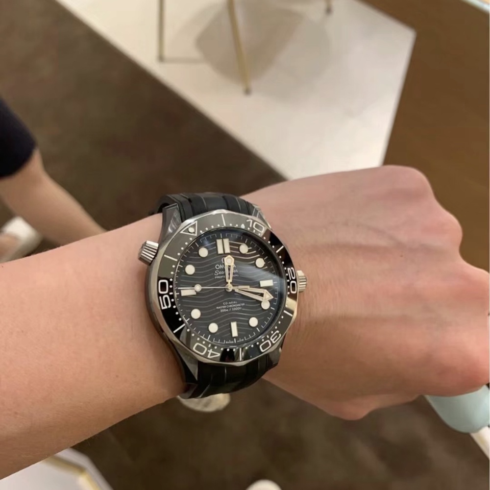 [오메가] 씨마스터 프로페셔널 다이버 코엑시얼 크로노미터 300M Seamaster Diver 300M Co‑Axial Master 43.5mm
