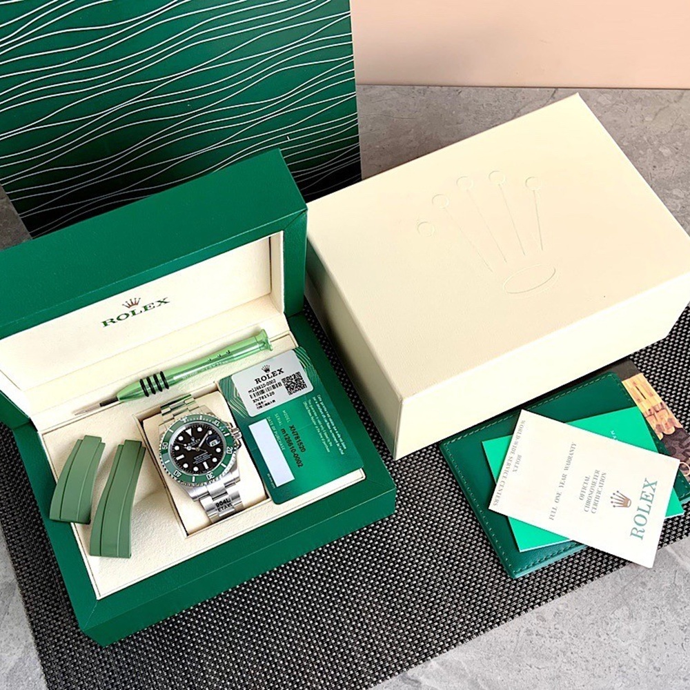 [롤렉스] Rolex 신형 서브마리너 스타벅스 40mm 41mm Submariner Date Mens Watch OYSTER PERPETUAL M126610LN - 롤렉스 Submariner 데이트 오이스터스틸