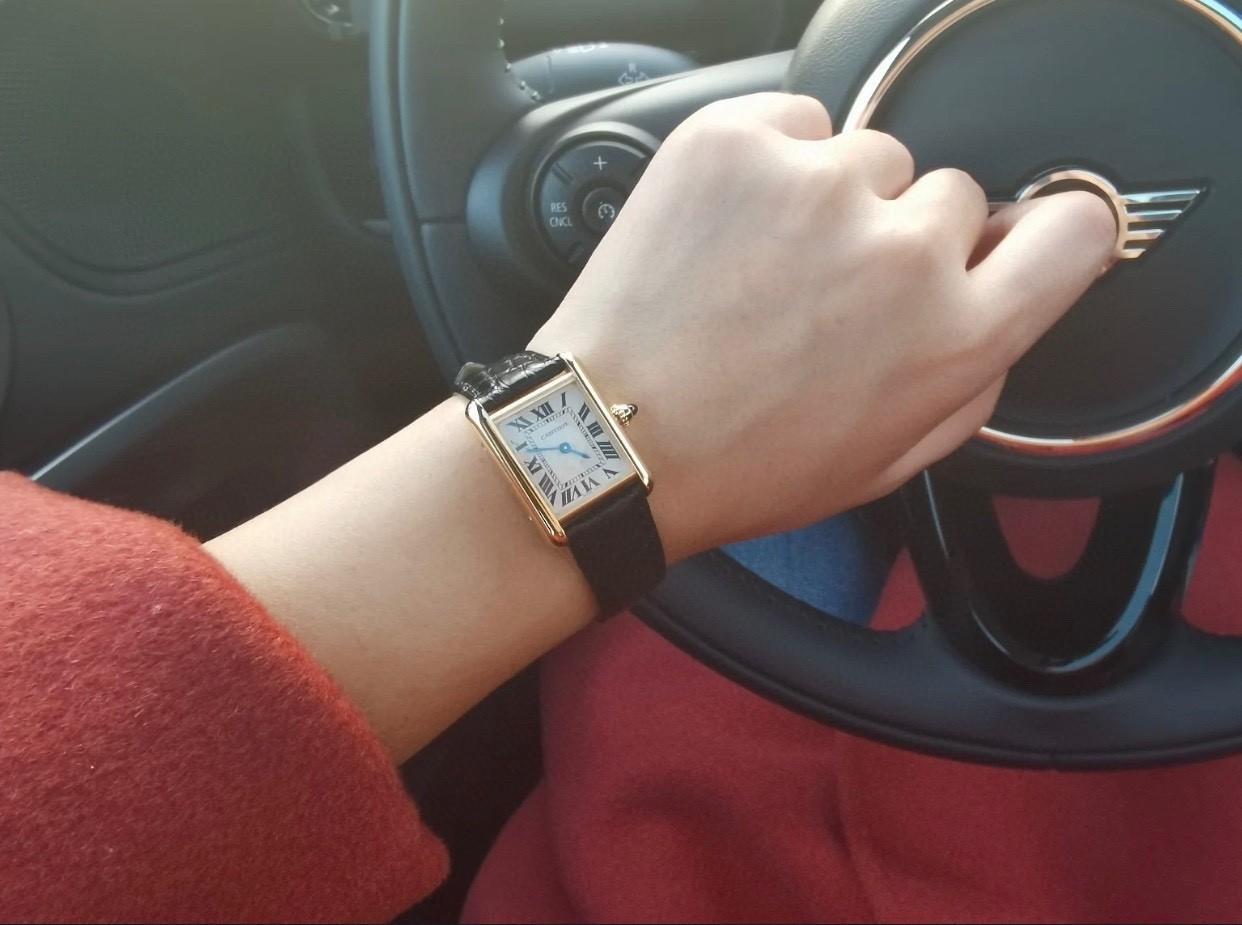 [까르띠에] Cartier Tank Solo Louis Must Cartier- 탱크 솔로 루이 머스트 까르띠에 33.7x25x5mm 29.5mm x 22mm