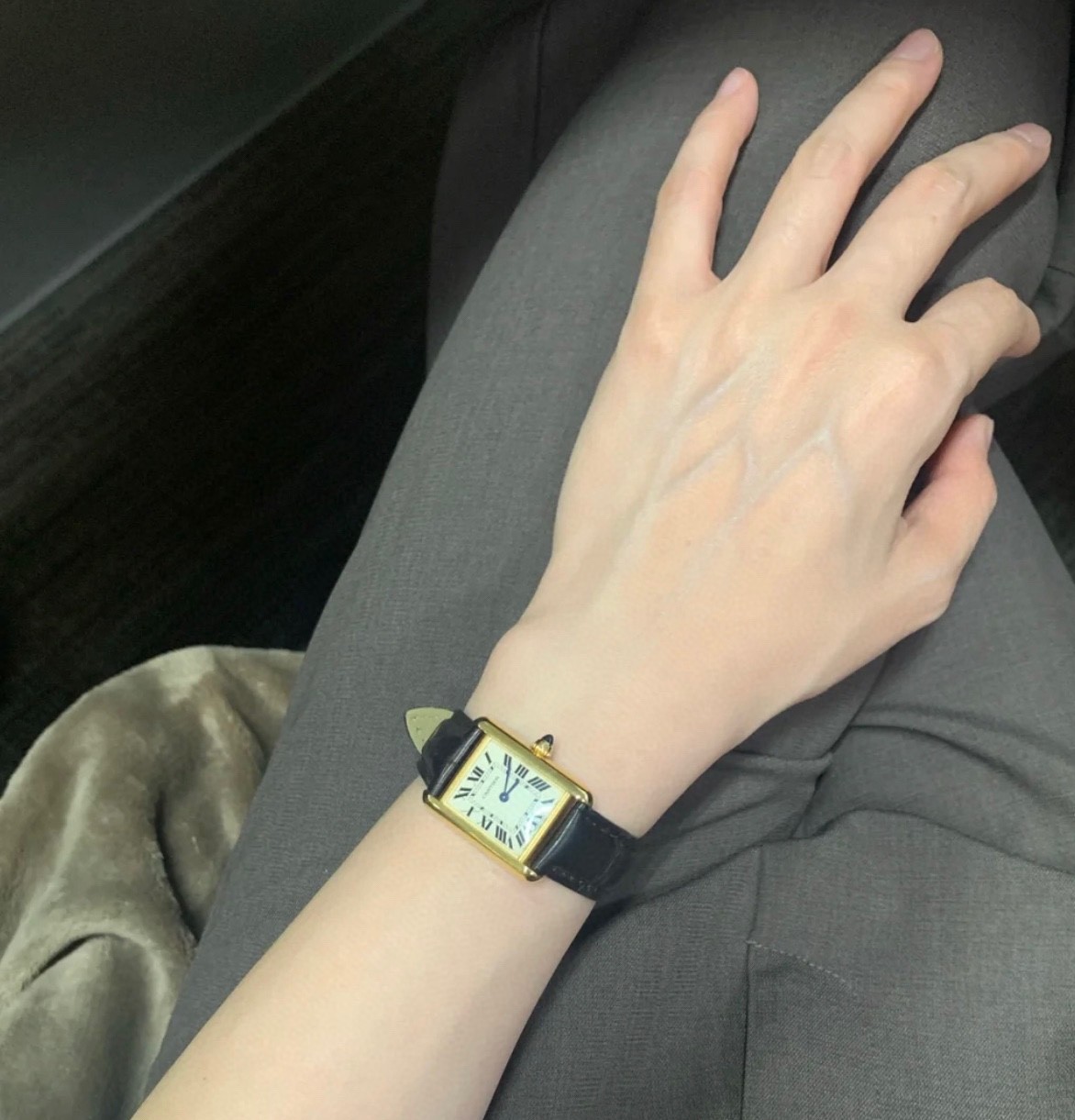 [까르띠에] Cartier Tank Solo Louis Must Cartier- 탱크 솔로 루이 머스트 까르띠에 33.7x25x5mm 29.5mm x 22mm