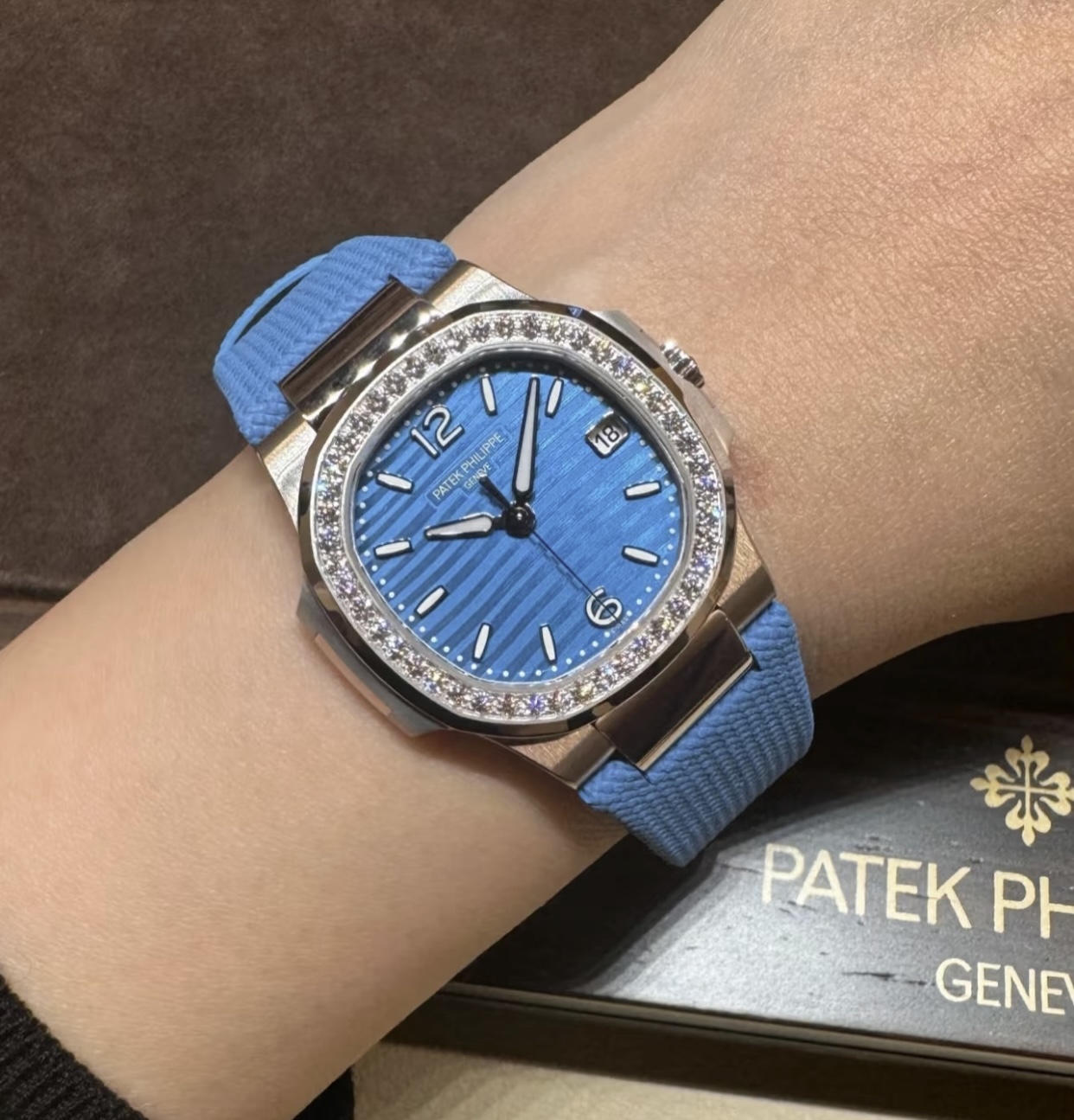 [파텍필립] 노틸러스 Nautilus 2025 70101G 013 32mm