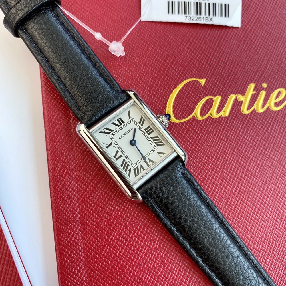 [까르띠에] Cartier Tank Solo Louis Must Cartier- 탱크 솔로 루이 머스트 까르띠에 33.7x25x5mm 29.5mm x 22mm