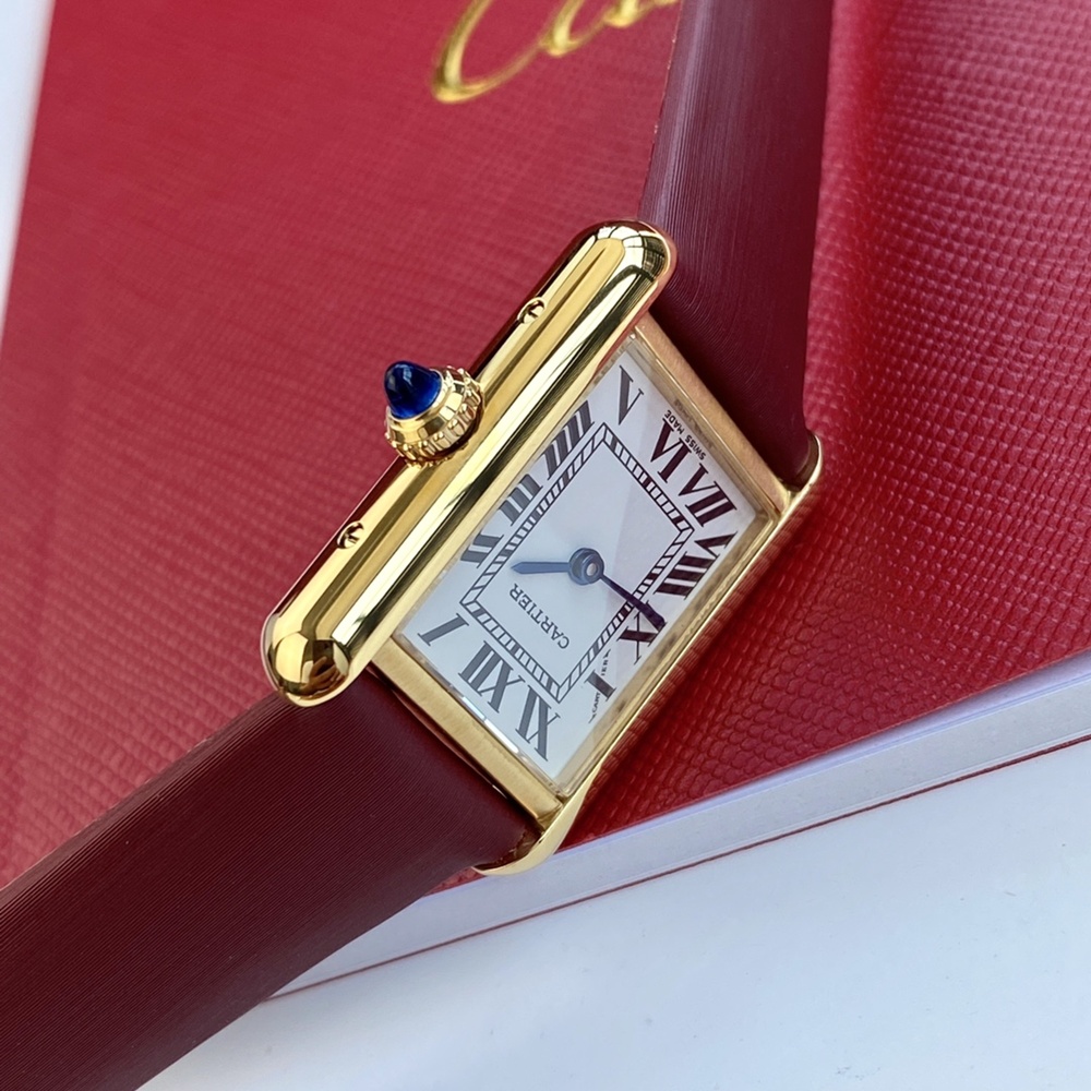 [까르띠에] Cartier Tank Solo Louis Must Cartier- 탱크 솔로 루이 머스트 까르띠에 33.7x25x5mm 29.5mm x 22mm