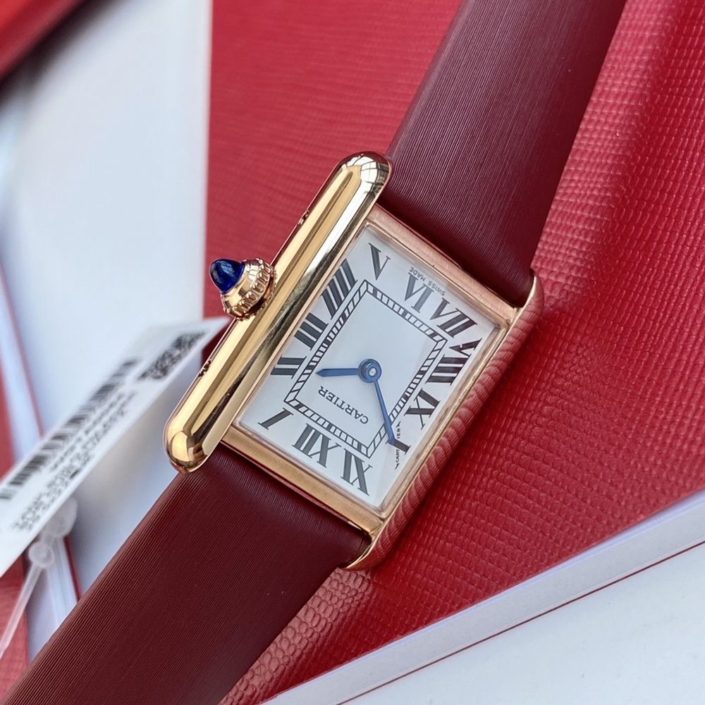 [까르띠에] Cartier Tank Solo Louis Must Cartier- 탱크 솔로 루이 머스트 까르띠에 33.7x25x5mm 29.5mm x 22mm