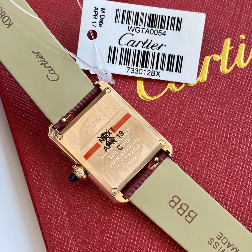 [까르띠에] Cartier Tank Solo Louis Must Cartier- 탱크 솔로 루이 머스트 까르띠에 33.7x25x5mm 29.5mm x 22mm