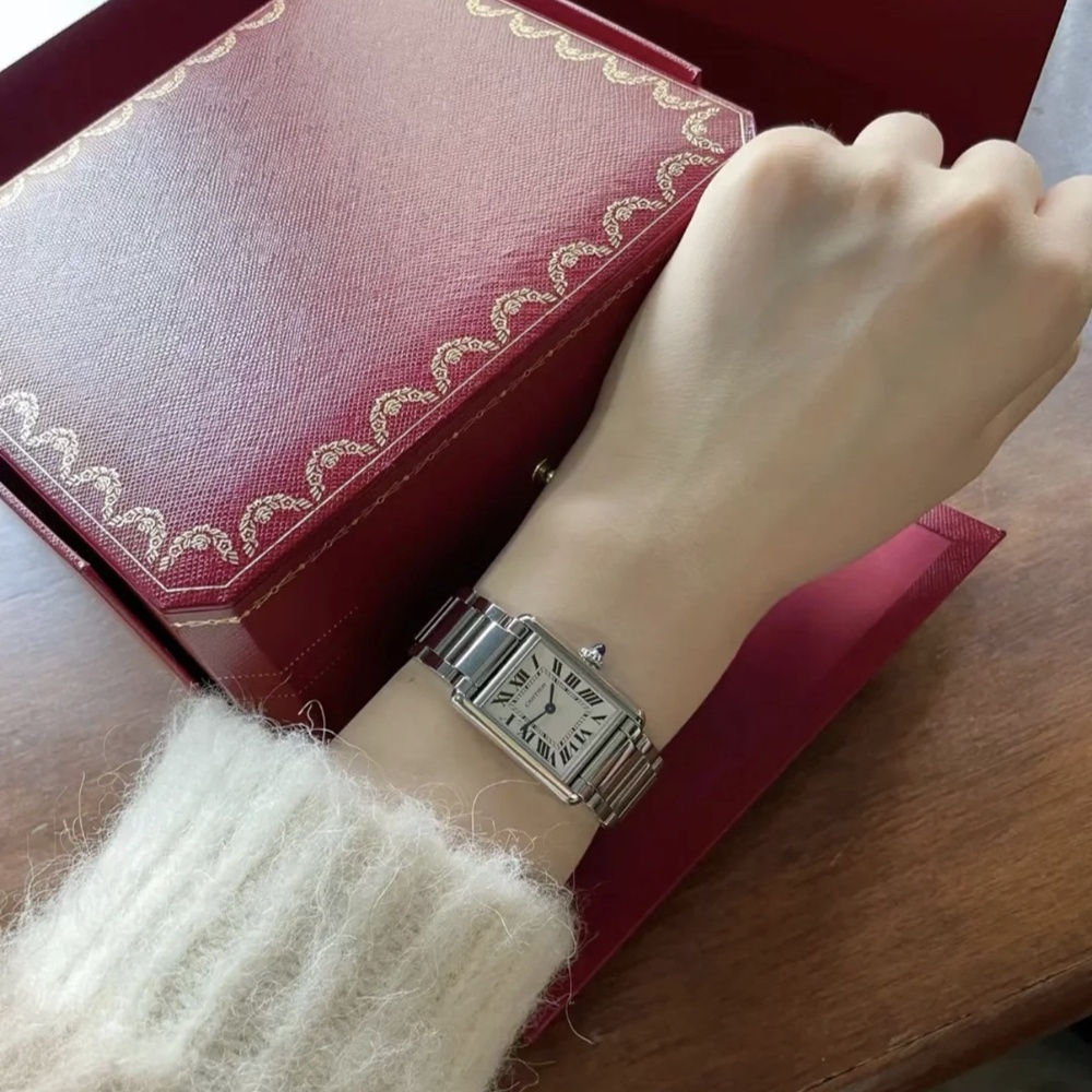 [까르띠에] Cartier Tank Solo Louis Must Cartier- 탱크 솔로 루이 머스트 까르띠에 33.7x25x5mm 29.5mm x 22mm