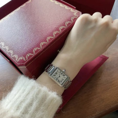 [까르띠에] Cartier Tank Solo Louis Must Cartier- 탱크 솔로 루이 머스트 까르띠에 33.7x25x5mm 29.5mm x 22mm