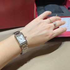 [까르띠에] Cartier Tank Solo Louis Must Cartier- 탱크 솔로 루이 머스트 까르띠에 33.7x25x5mm 29.5mm x 22mm