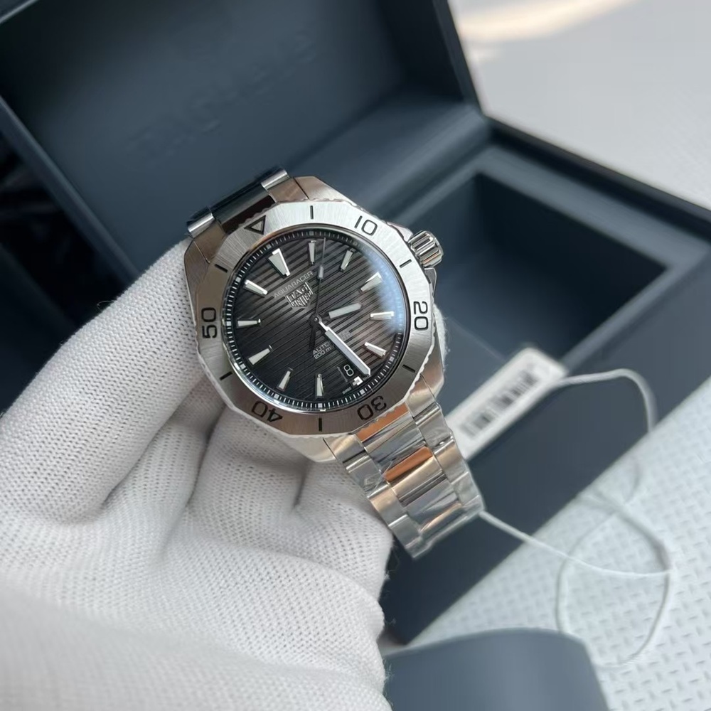 [태그호이어] TAG Heuer Aquaracer - 아쿠아레이서 프로페셔널 200 40mm