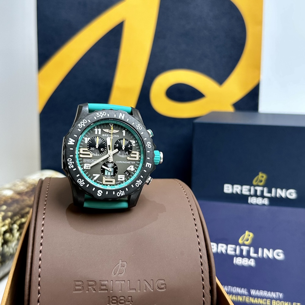 [브라이틀링] Breitling Endurance Pro 44 Carbon Rubber Chronograph -  브라이틀링 엔듀런스 프로 크로노그래프 44mm