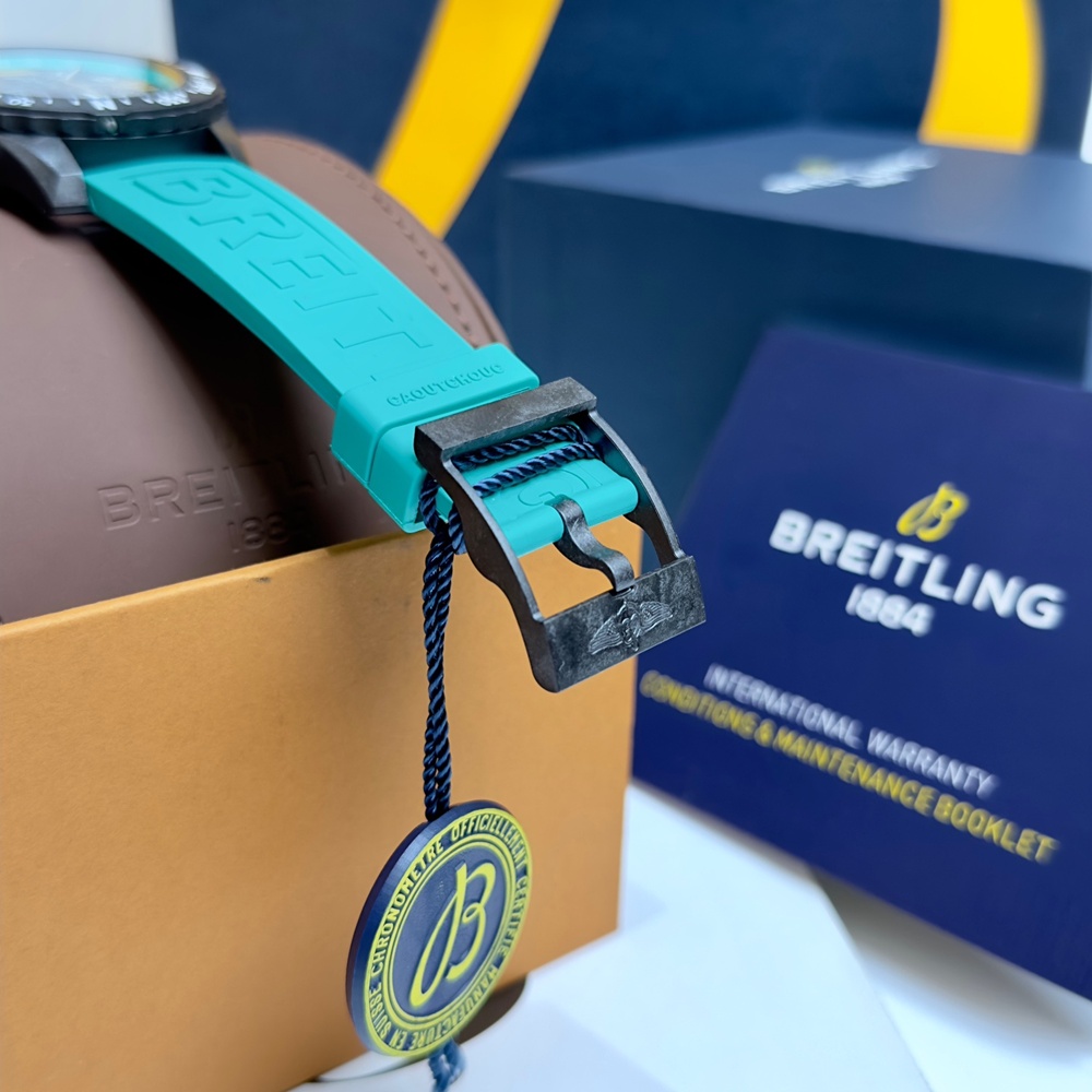 [브라이틀링] Breitling Endurance Pro 44 Carbon Rubber Chronograph -  브라이틀링 엔듀런스 프로 크로노그래프 44mm