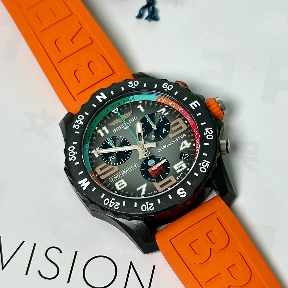 [브라이틀링] Breitling Endurance Pro 44 Carbon Rubber Chronograph -  브라이틀링 엔듀런스 프로 크로노그래프 44mm