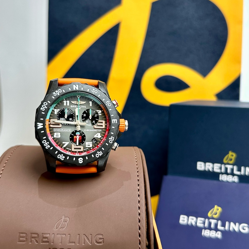 [브라이틀링] Breitling Endurance Pro 44 Carbon Rubber Chronograph -  브라이틀링 엔듀런스 프로 크로노그래프 44mm