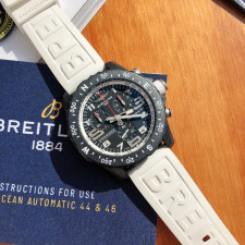 [브라이틀링] Breitling Endurance Pro 44 Carbon Rubber Chronograph -  브라이틀링 엔듀런스 프로 크로노그래프 44mm