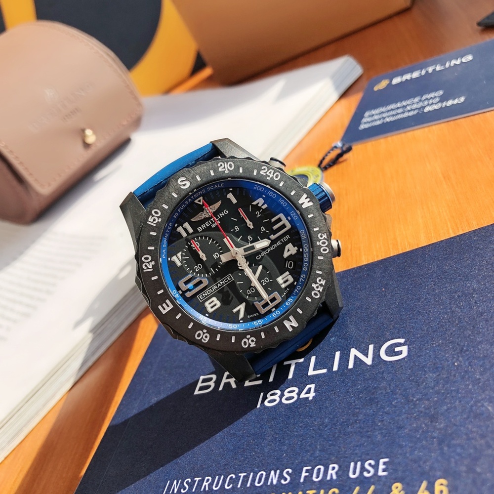 [브라이틀링] Breitling Endurance Pro 44 Carbon Rubber Chronograph -  브라이틀링 엔듀런스 프로 크로노그래프 44mm