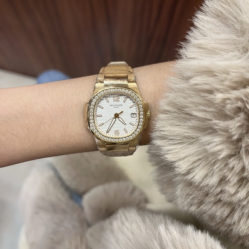 [파텍필립] Patek Philip Nautilus ref. 7010R 파텍필립 노틸러스 레더 스트랩 32mm