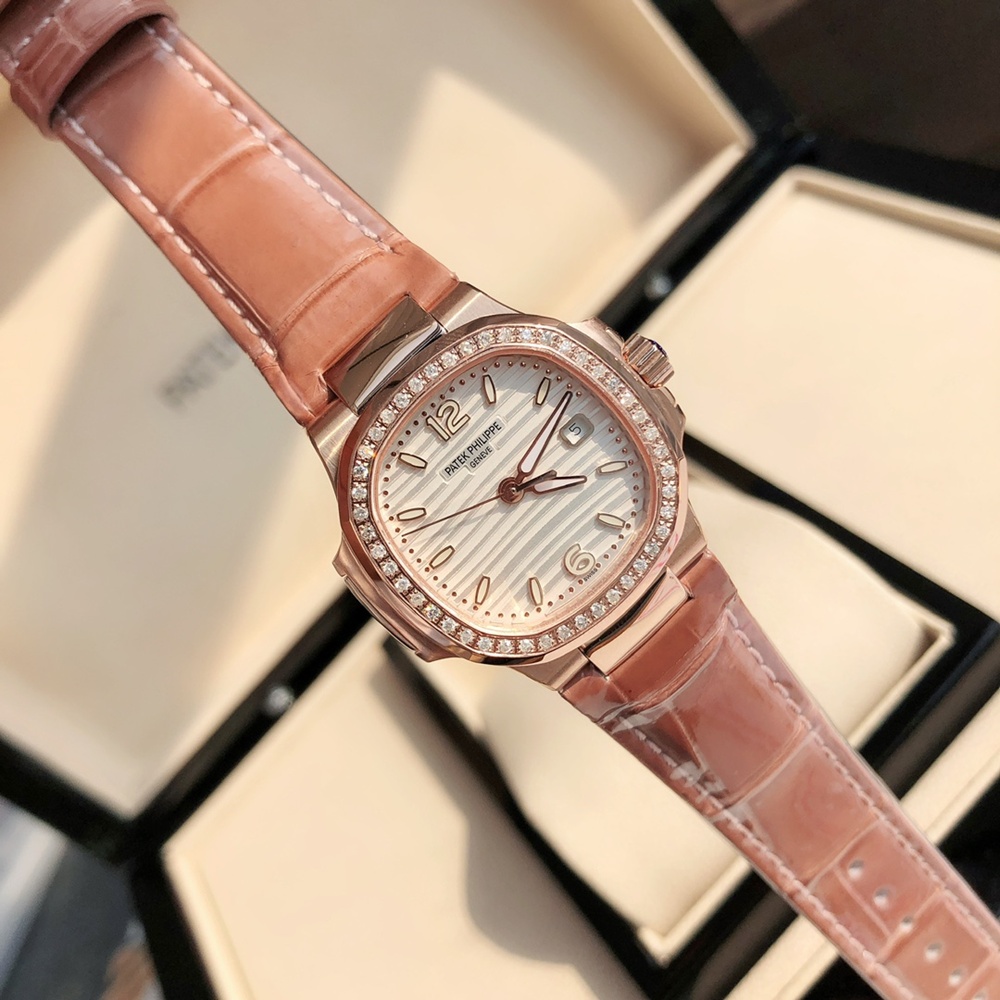 [파텍필립] Patek Philip Nautilus ref. 7010R 파텍필립 노틸러스 레더 스트랩 32mm