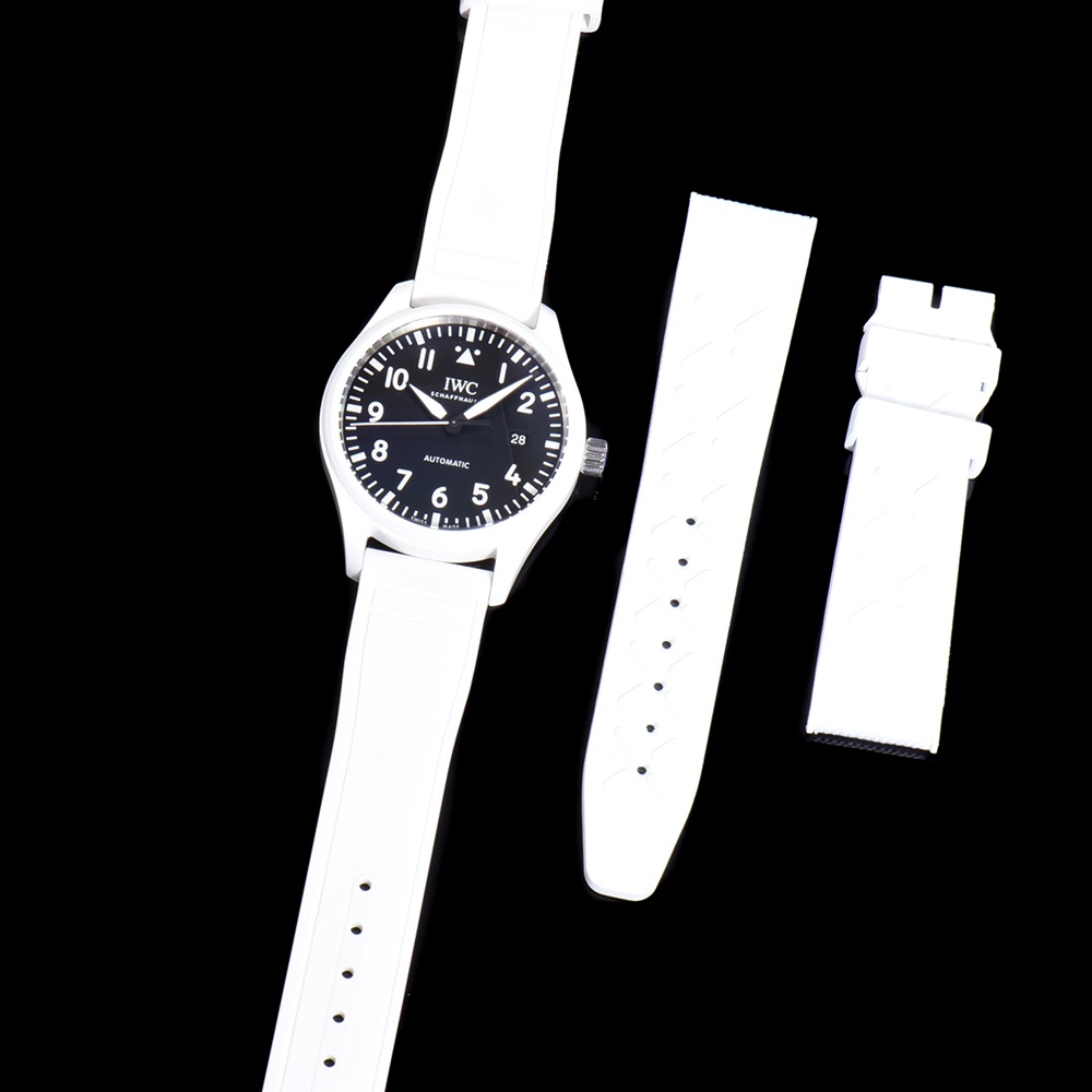 [IWC] 2025 Schaffhausen IW328104 - 파일럿 워치 오토매틱 41 탑건 레이크 타호 에디션 41mm