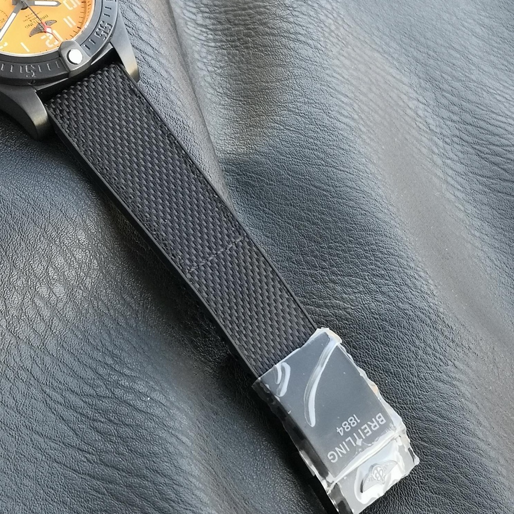 [브라이틀링] Breitling Avenger Hurricane XB0180E4 - 브라이틀링 어벤져 허리케인 etc.7750 45mm