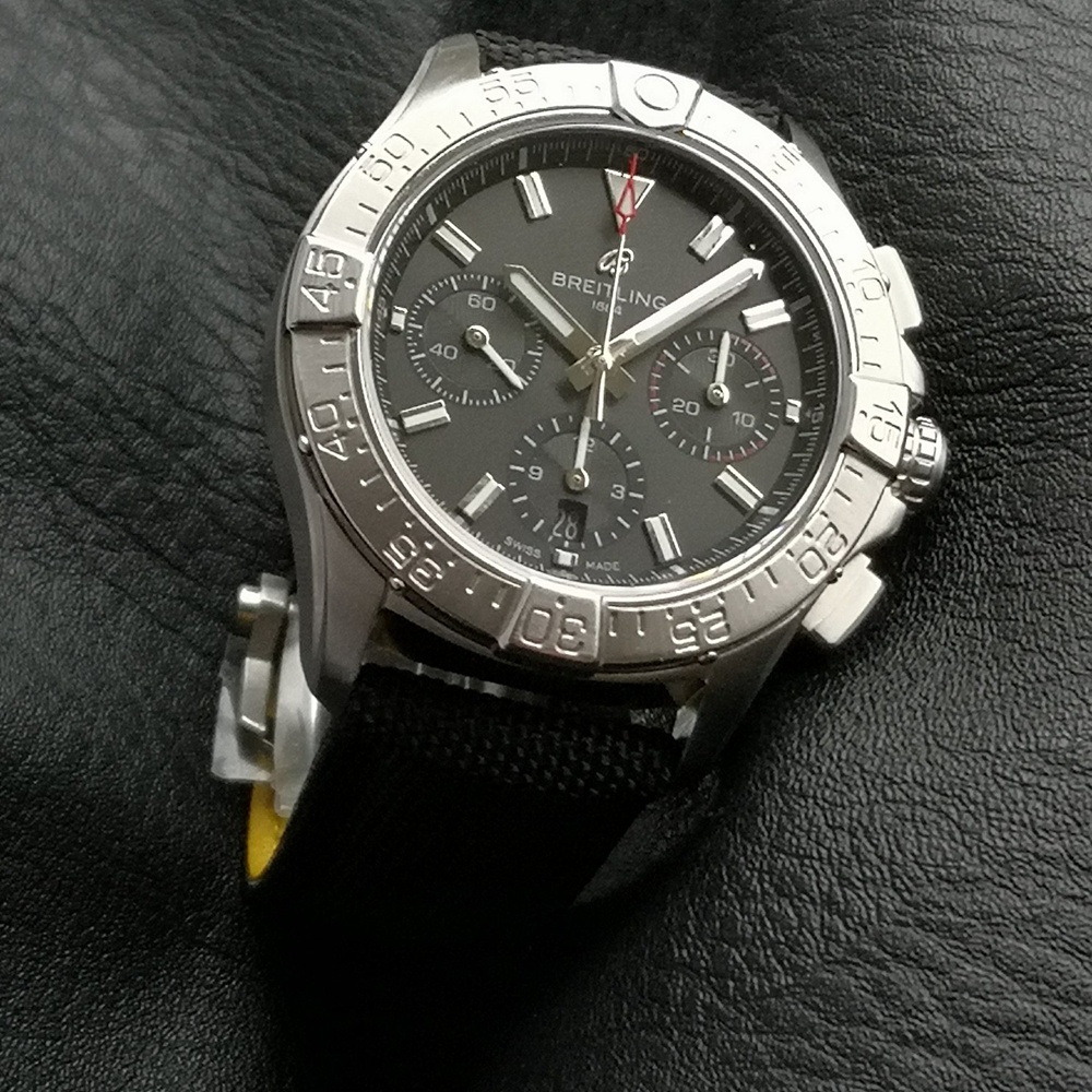 [브라이틀링] Breitling Avenger Hurricane XB0180E4 - 브라이틀링 어벤져 허리케인 etc.7750 45mm
