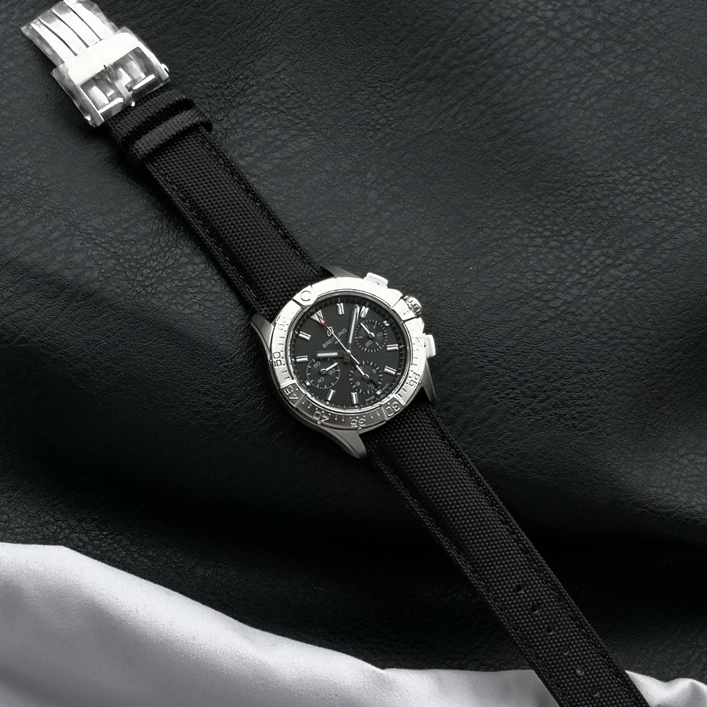 [브라이틀링] Breitling Avenger Hurricane XB0180E4 - 브라이틀링 어벤져 허리케인 etc.7750 45mm