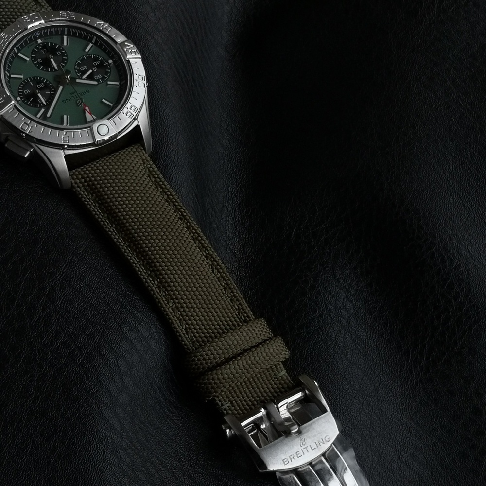 [브라이틀링] Breitling Avenger Hurricane XB0180E4 - 브라이틀링 어벤져 허리케인 etc.7750 45mm