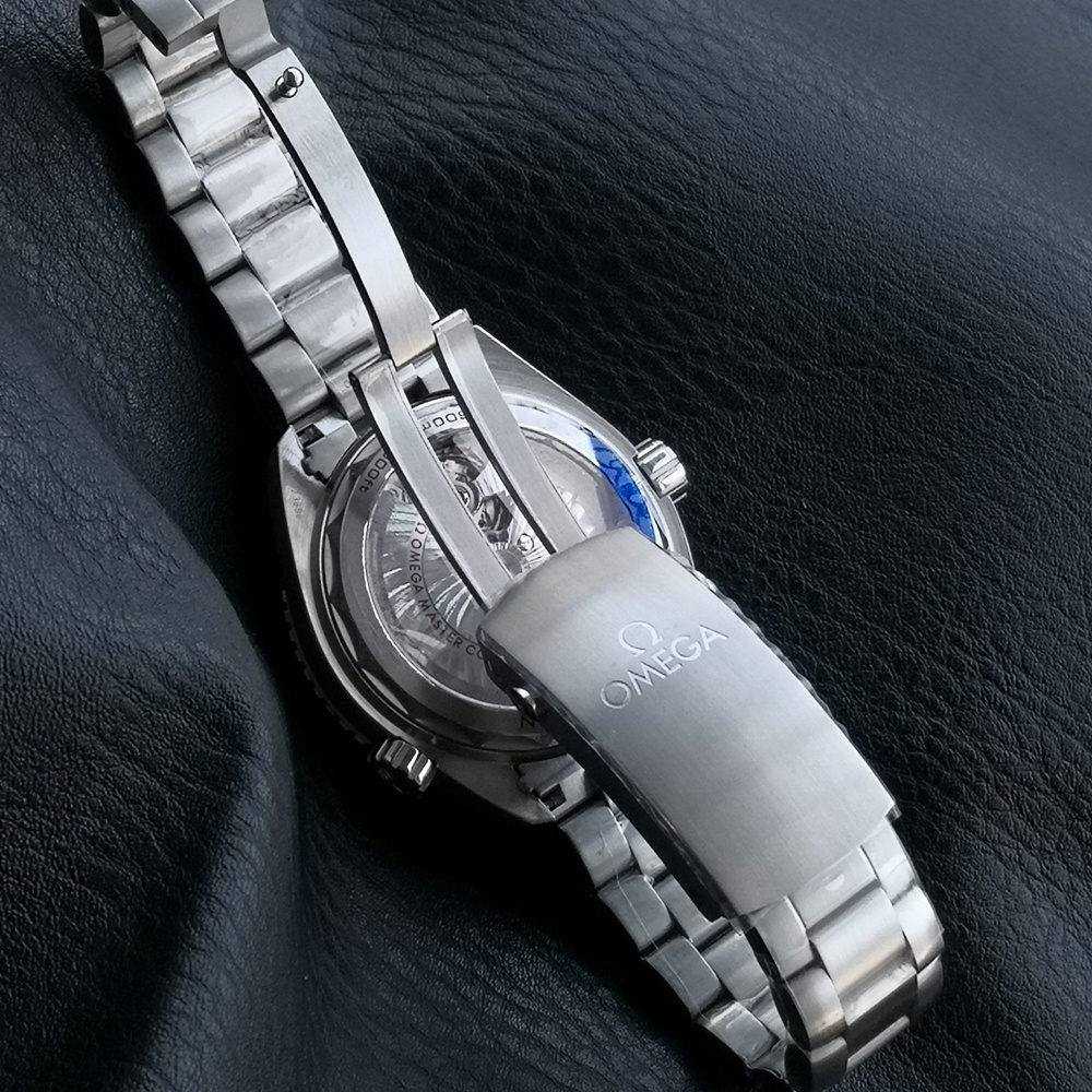 [오메가] Planet Ocean 600m Co-Axial Chronometer Watch - 오메가 씨마스터 플레닛오션 600m 215.30.44.21.01.002 43.5mm