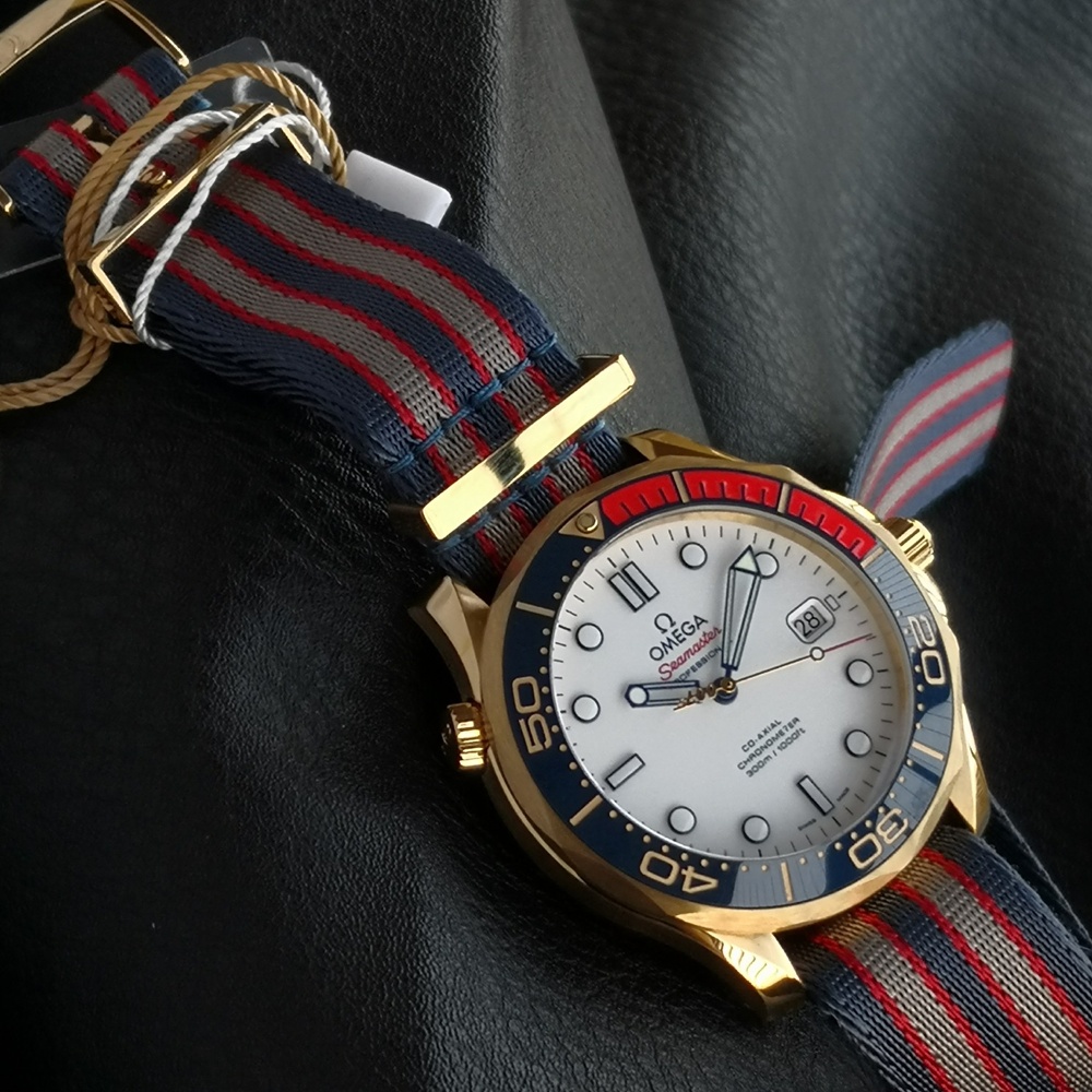 [오메가] 212.62.41.20.04.001 OMEGA Seamaster 300M 007 - 오메가 씨마스터 다이버 300M 007 제임스본드 커맨더즈 워치 41mm