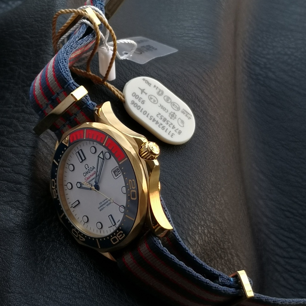 [오메가] 212.62.41.20.04.001 OMEGA Seamaster 300M 007 - 오메가 씨마스터 다이버 300M 007 제임스본드 커맨더즈 워치 41mm