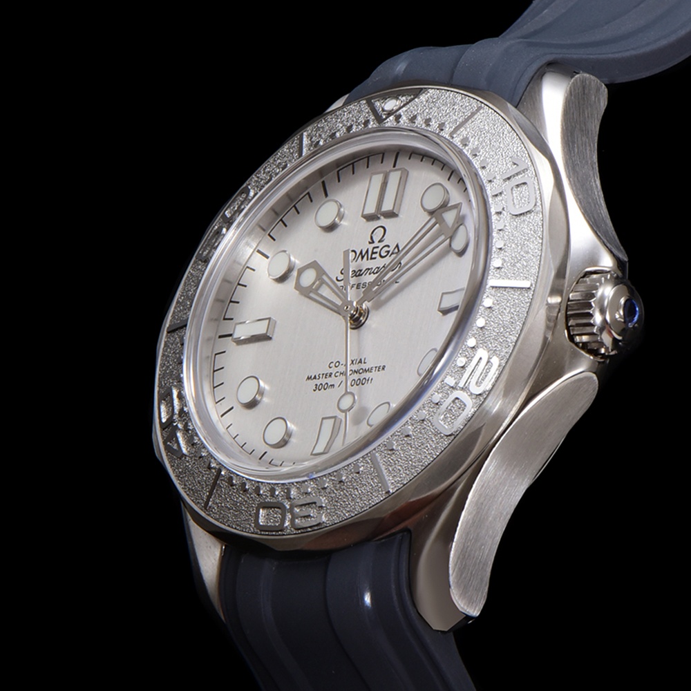 [오메가] OMEGA 007 Seamaster Diver 300M - 오메가 씨마스터 다이버 300M 007 노타임투다이 42mm