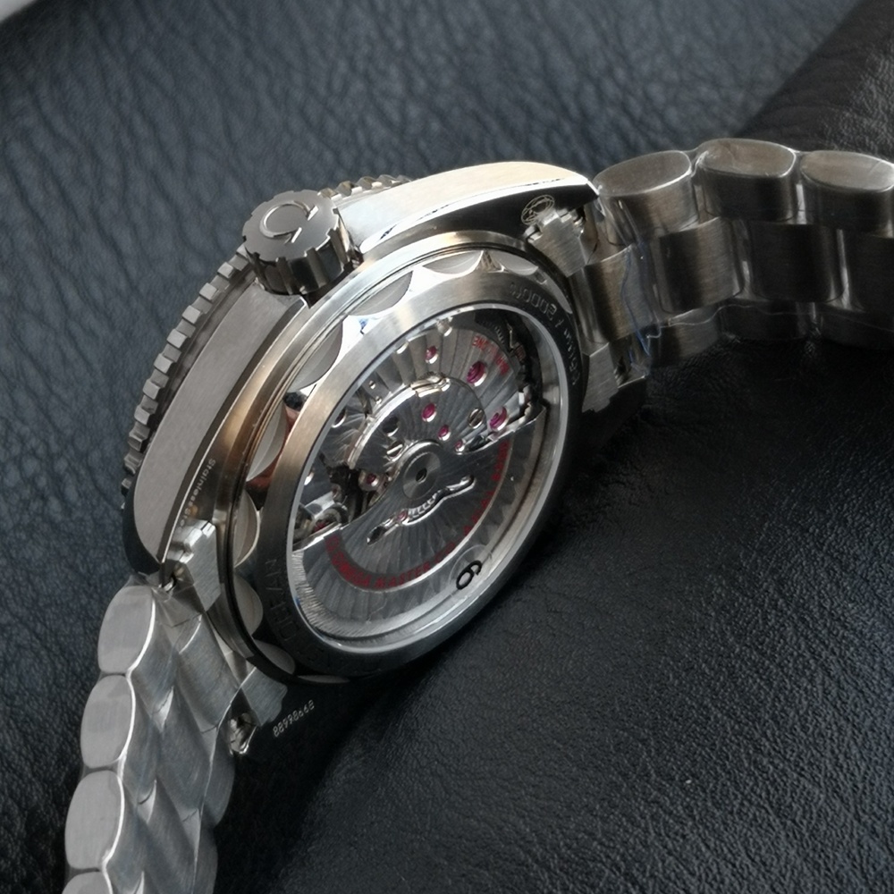 [오메가] Omega Seamaster Planet Ocean 600M 215.30.44.21.01.002 CAL.8900 - 씨마스터 플래닛 오션 600M 43.5mm