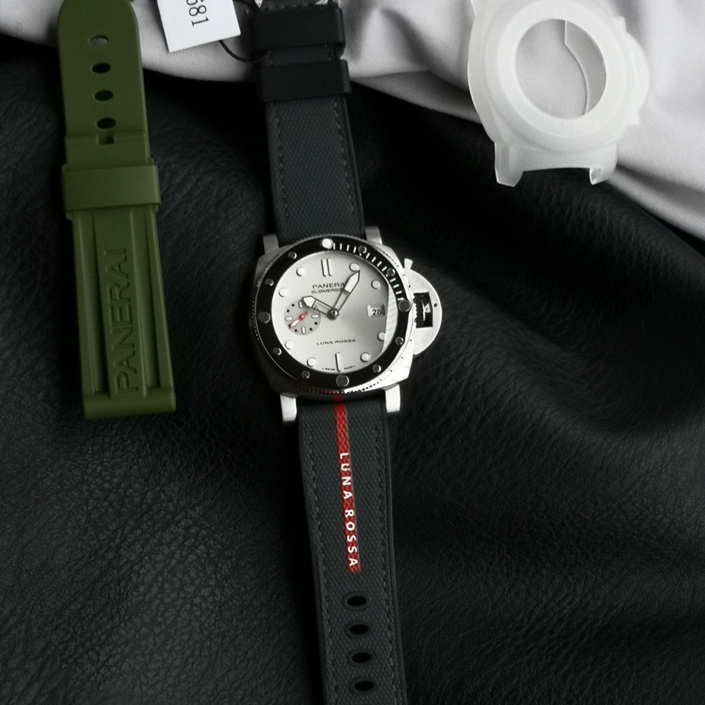 [파네라이] 2025 PAM 1681 Quaranta Luna Rossa Luminor Submersible Automatic - 파네라이 콰트로 루나로사 섭머저블 오토메틱 44mm